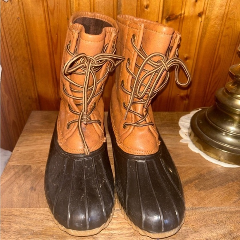 Original Duck Boot  Arianna Boots  Size 7.5 womens